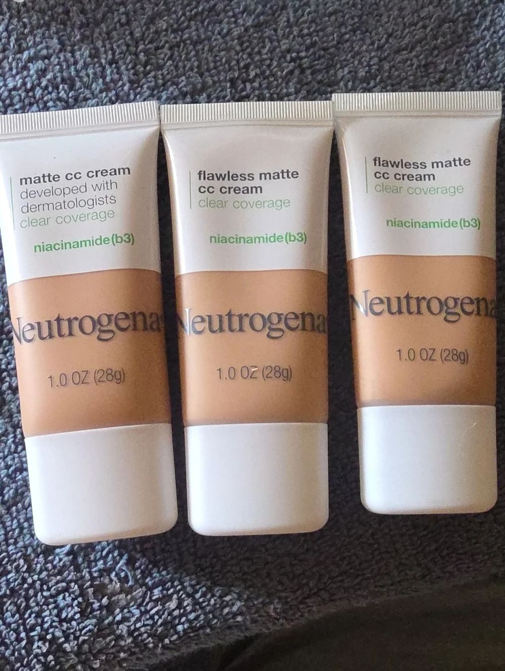 THREE Neutrogena Flawless Matte CC Cream FAWN SHADE